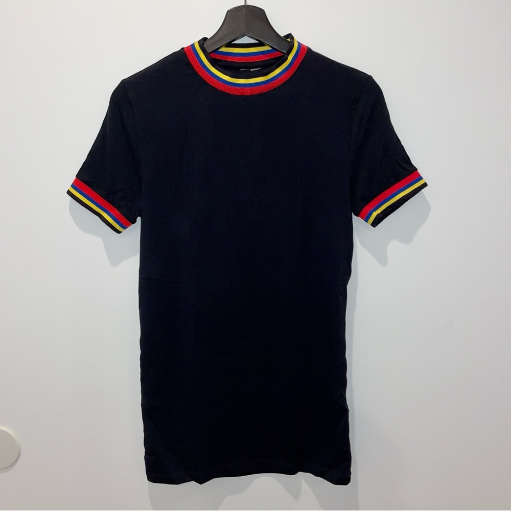 Men’s black ringer tee